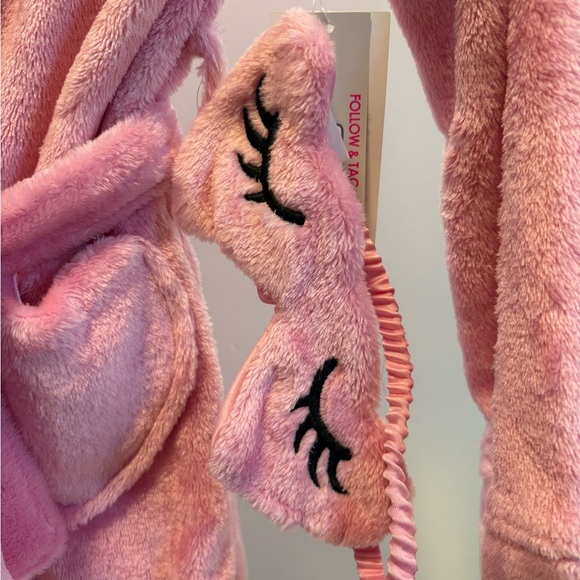 NWT 2pc set Girls Fluffy Pink Robe with Sleep Mask | Size Small 7-8 - Picture 3 of 6